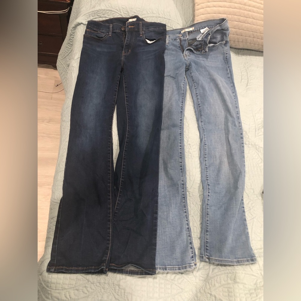 Like New Levi’s Slimming Straight Jeans Size 30